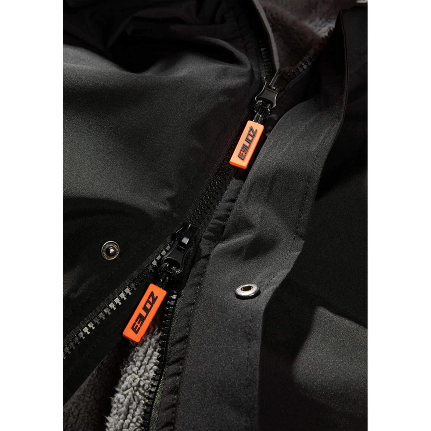 Zone3 Heat-Tech Changing Robe - Image 8